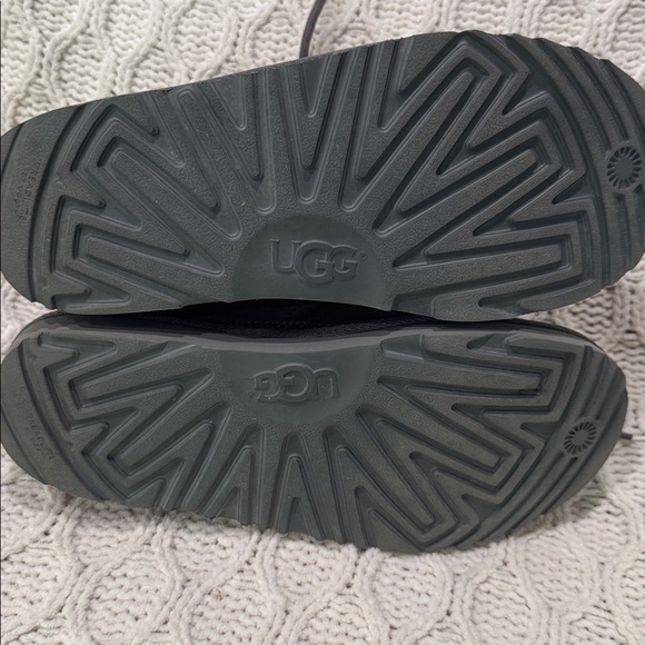 UGG brand new without box gray chukka boots. - Picture 6 of 8